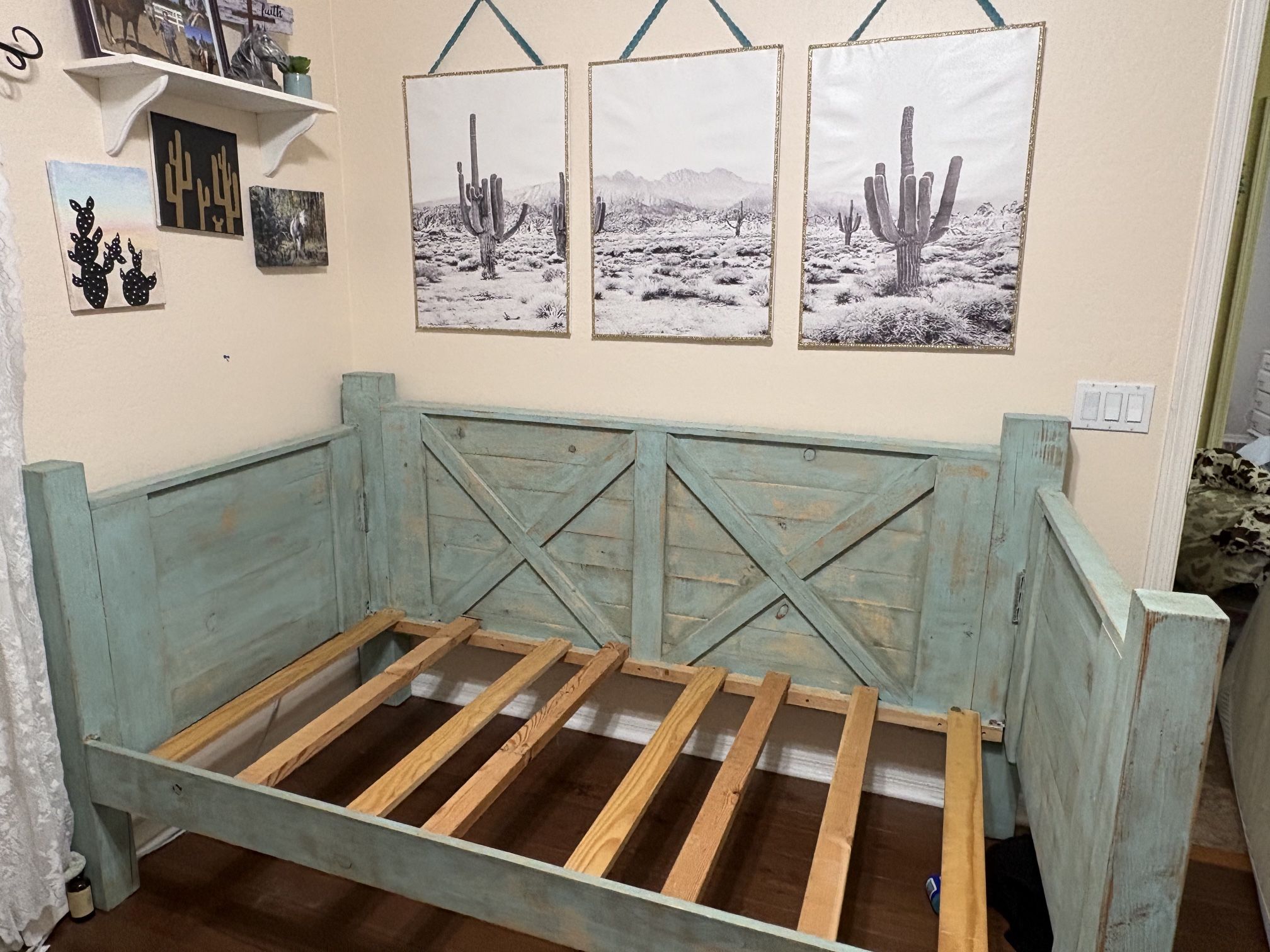 Twin wood bed With Mattress