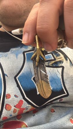 goro feather with claw