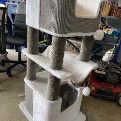 Cat Tree In Good Condition