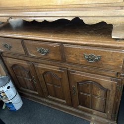 Nice Solid Dresser Could Use A Little Sanding And Some Stain. Other Than That It’s In Very Good Shape $20 Delivery Milwaukee.
