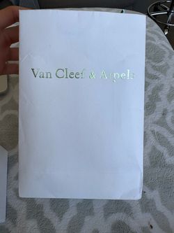 Van Cleef & Arpels White Gift Box