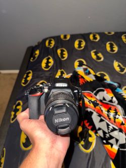 Nikon DSLR D3500 and lens