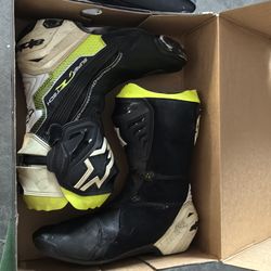 Slightly used alpinestars racing boots!