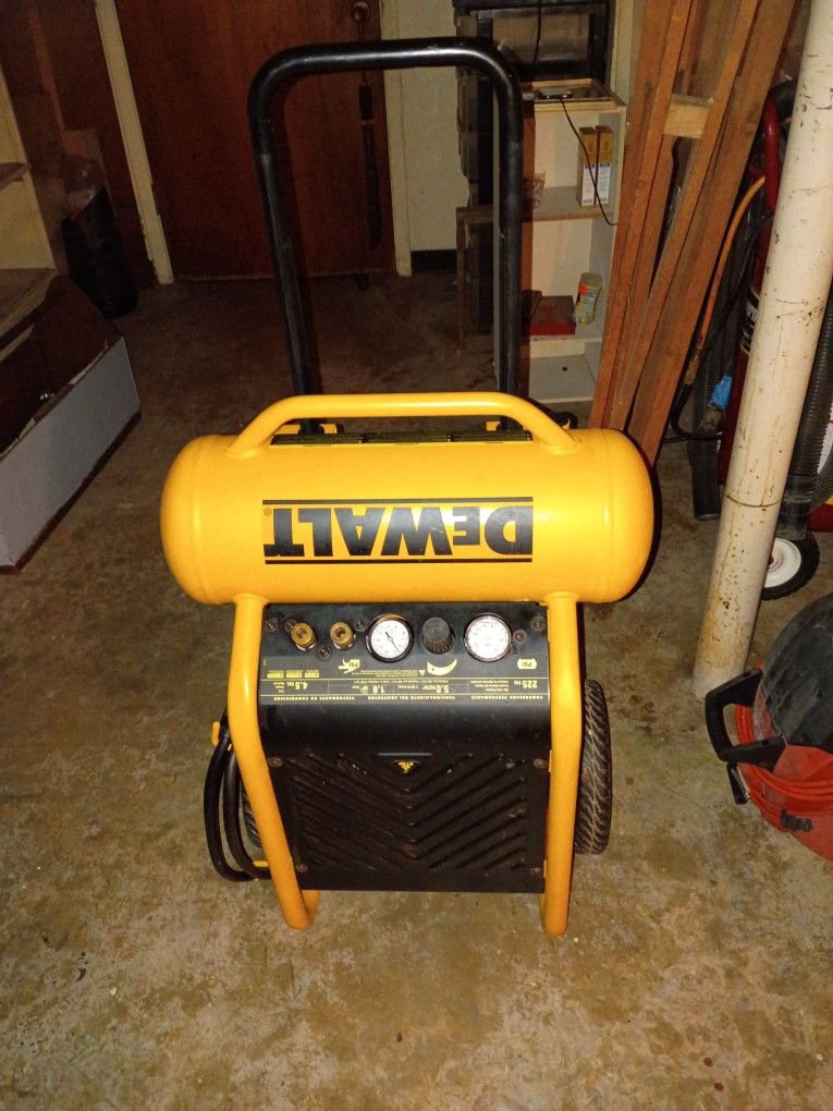 DeWalt D 55146 Air Compressor