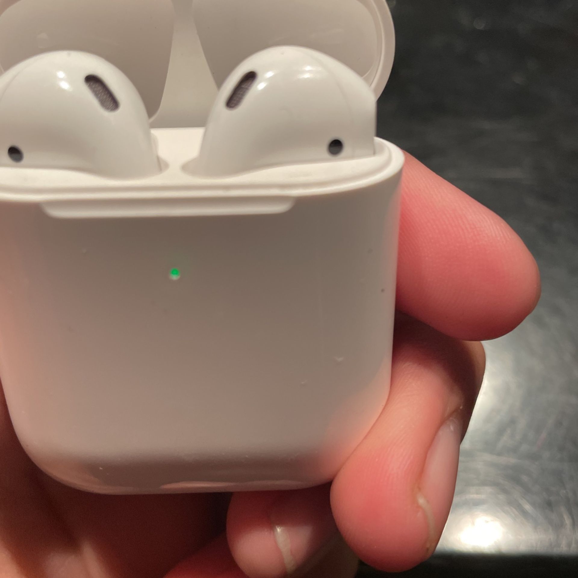 2 Gen AirPods W Free Case