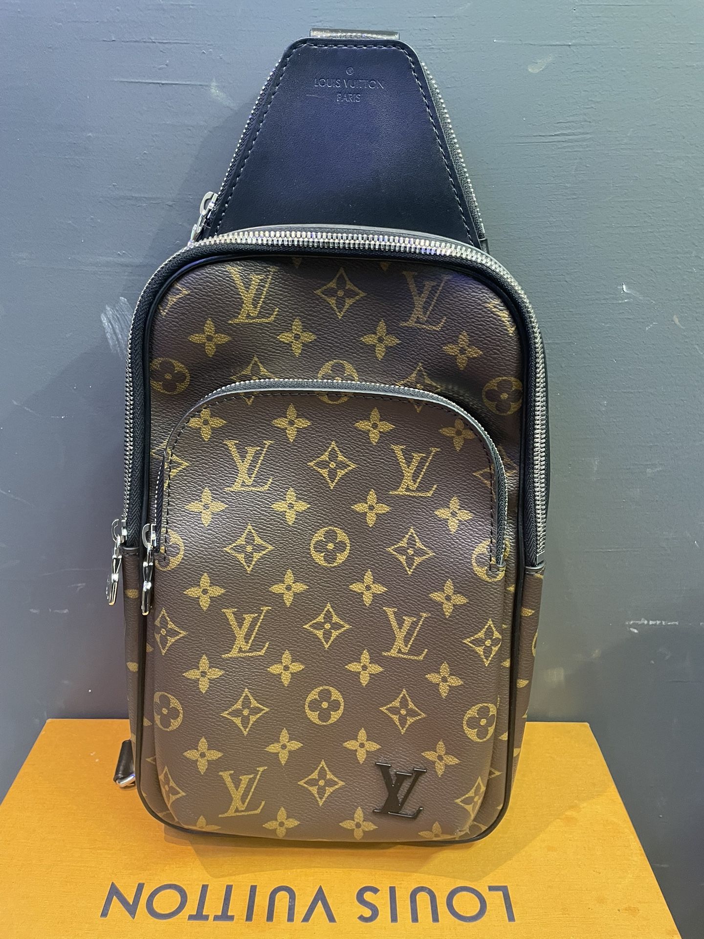 Louis Vuitton Messenger Bag