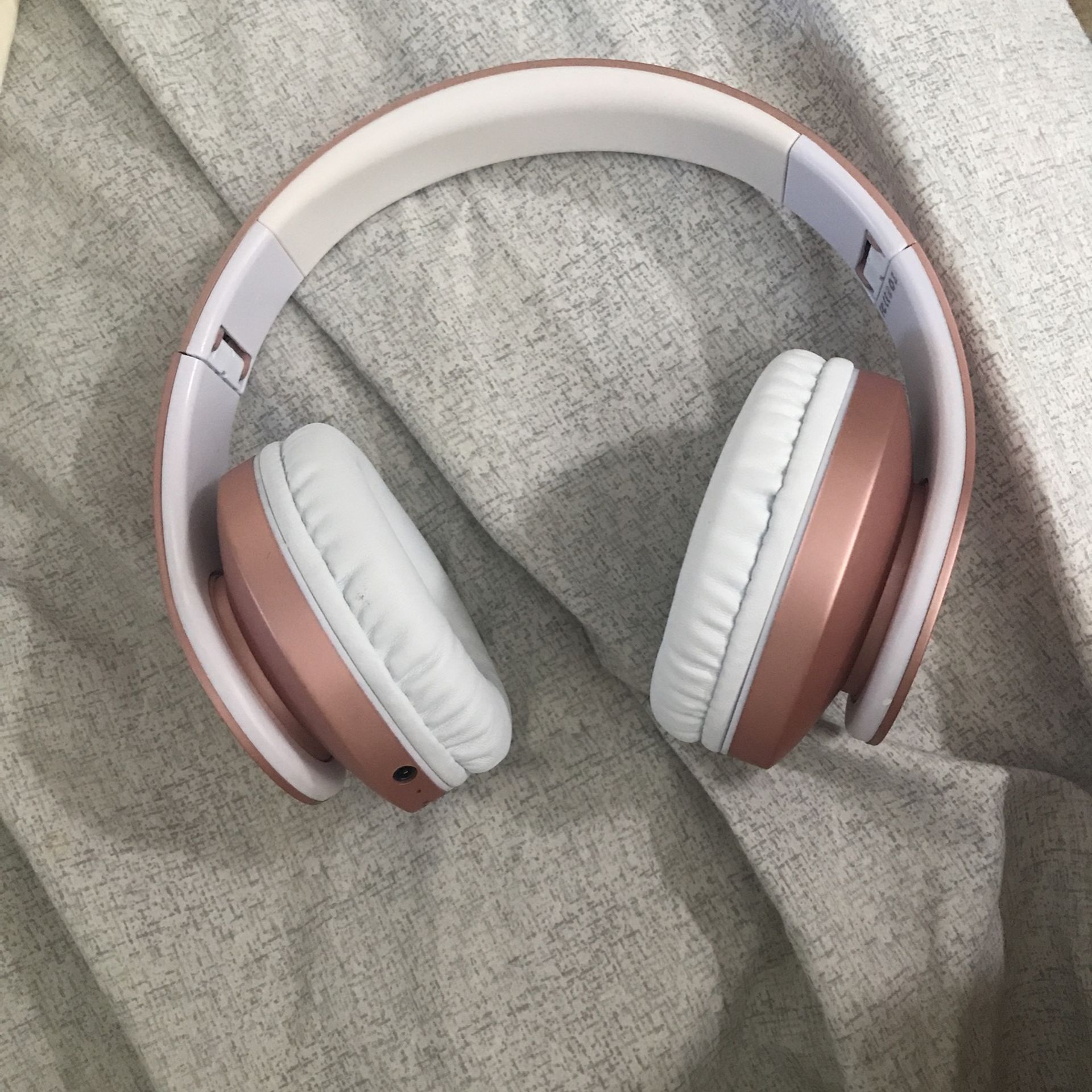 Wireless headphones