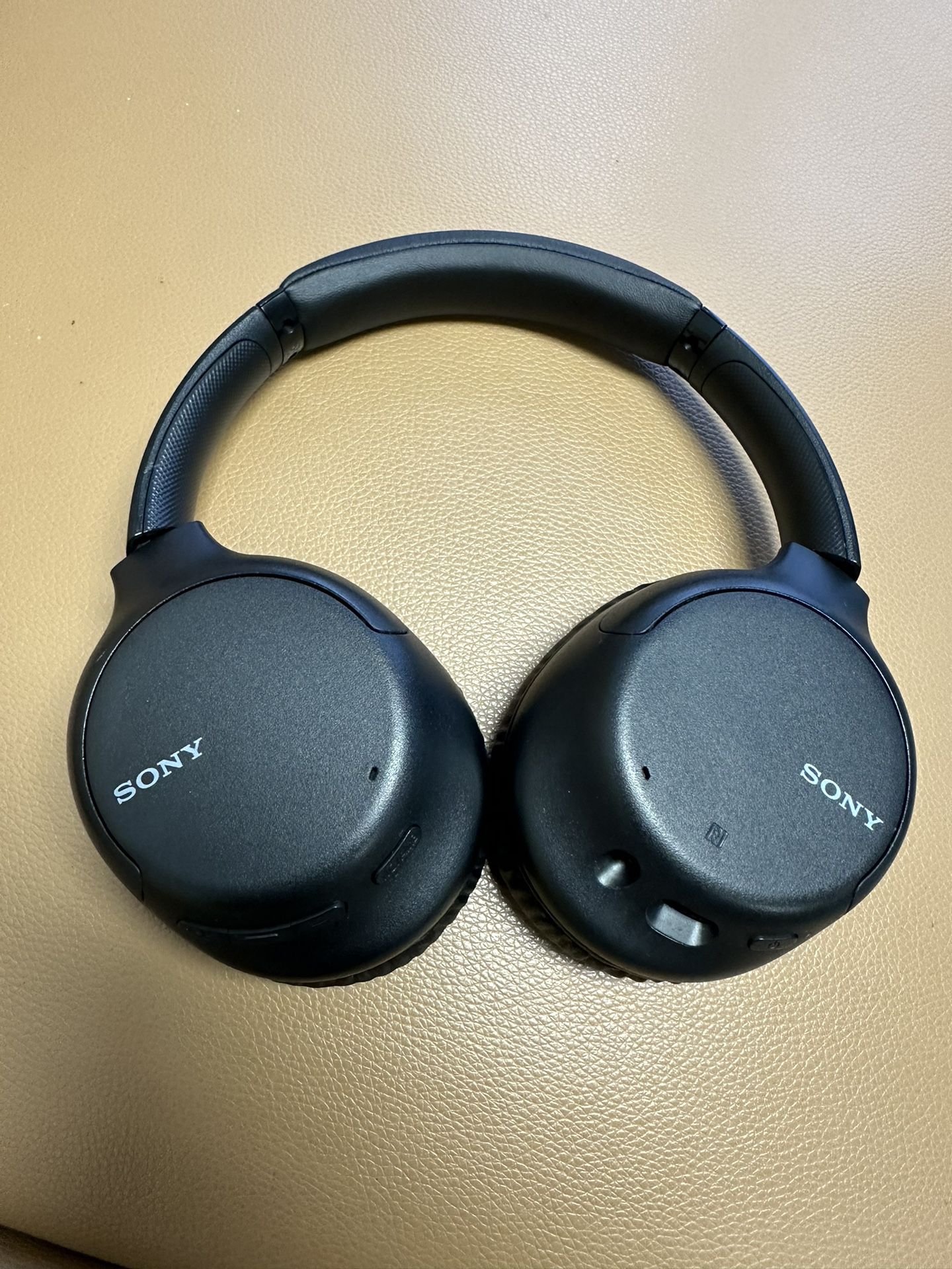 SONY OVER THE HEAD HEADPHONE- Bluetooth-Noise CancelingWHCH-710N