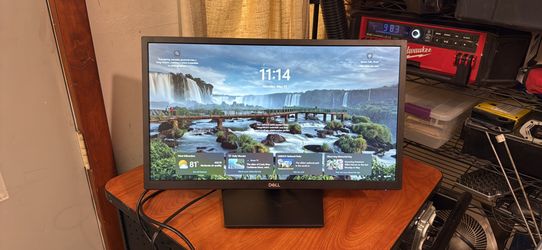 Lot of 10 Dell E2222HS 22” widescreen monitors