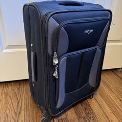 Free Suitcase (Broken Retractable Pull Handle)