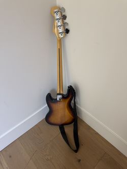 Squier Jazz Bass Sunburst