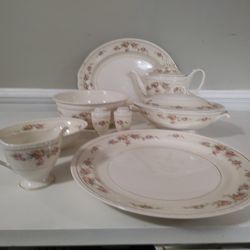 Homer Laughlin Georgian Serving Set