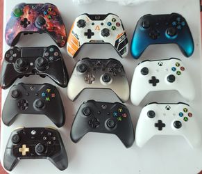 X BOX ONE CONTROLS AND GAMES.. SALE ALL TOGETHER 