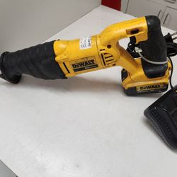 Dewlat Reciprocal Saw With Battery And Charger 