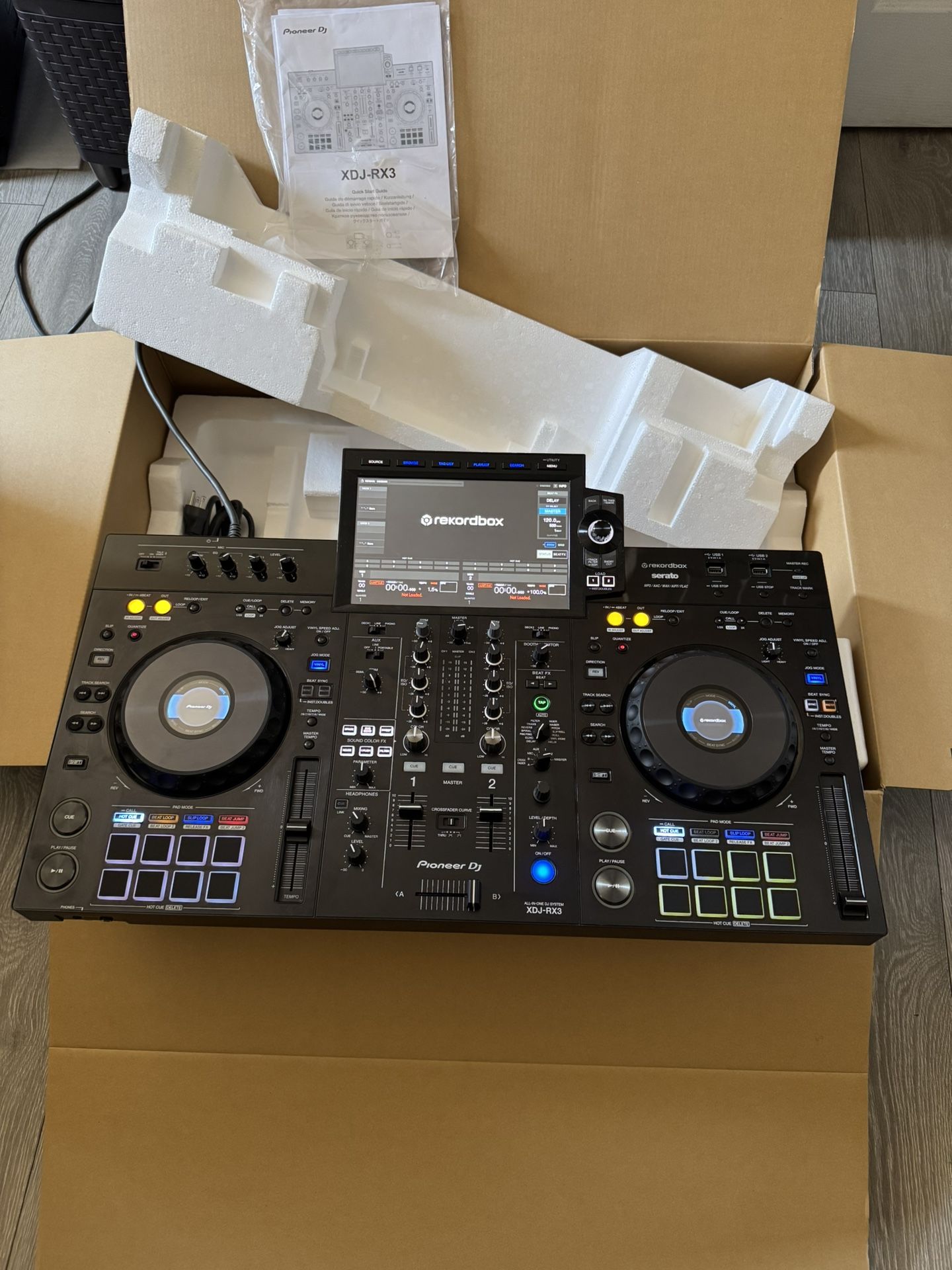 PIONEER XDJ-RX3 PROFESSIONAL DJ CONTROLLER