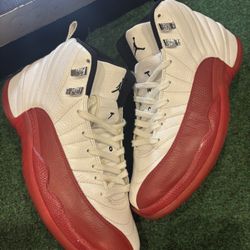 JORDAN 12 CHERRY 2009 SIZE 9.5