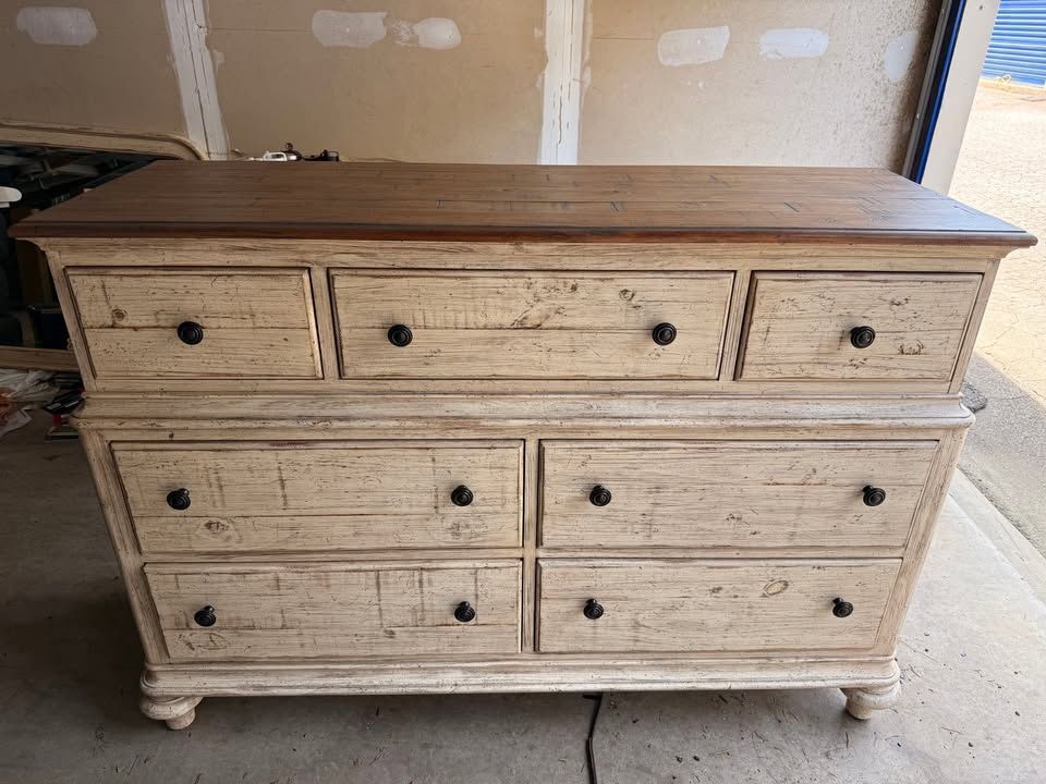 Kincaid Weatherford Cornsilk Furniture Set