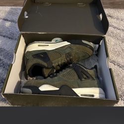 Jordan 4 Retro SE Olive Green Trainers