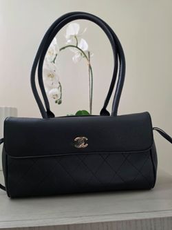 ​Black Grained Caviar Leather Flap Tote Shoulder Bag - Gold Hardware