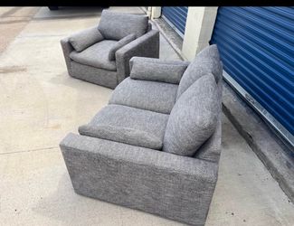 SMALL LIVING ROOM SET ASHLEY FURNITURE🩶