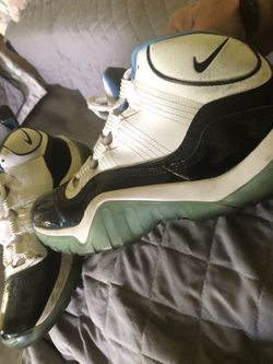 Mens Nike Air Shoes Size 9