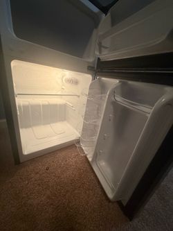 Mini fridge