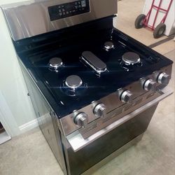 N E W OPEN BOX PROPANE GAS  STOVE 