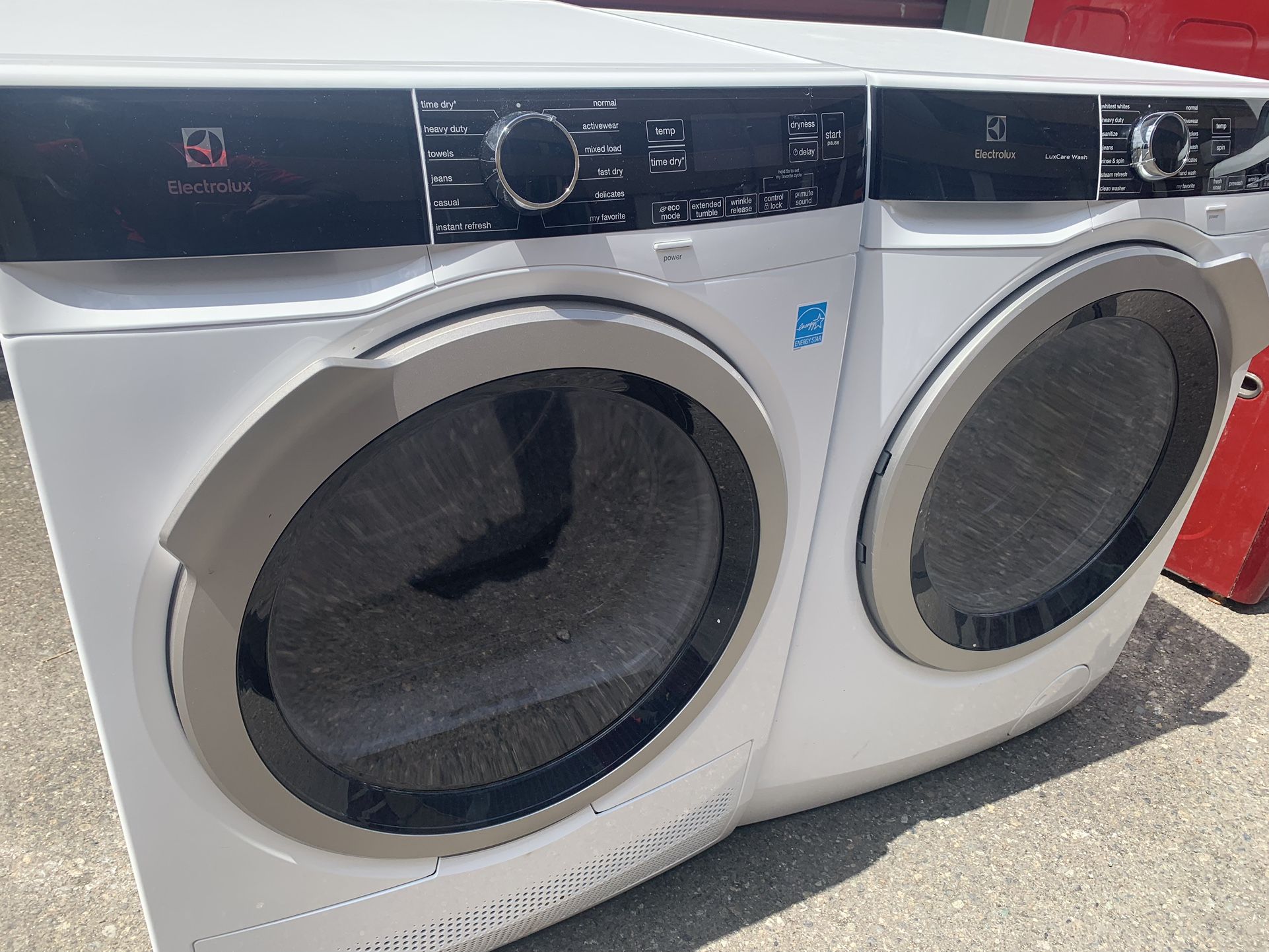 Stackable Electrolux Washer And Electric Dryer