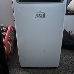 Black + Decker AC