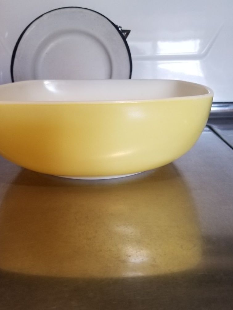 Pyrex Square Hostess Bowl