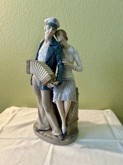 Lladro, Sailor Serenades Girl
