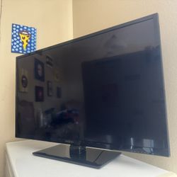 40” Insignia LED TV