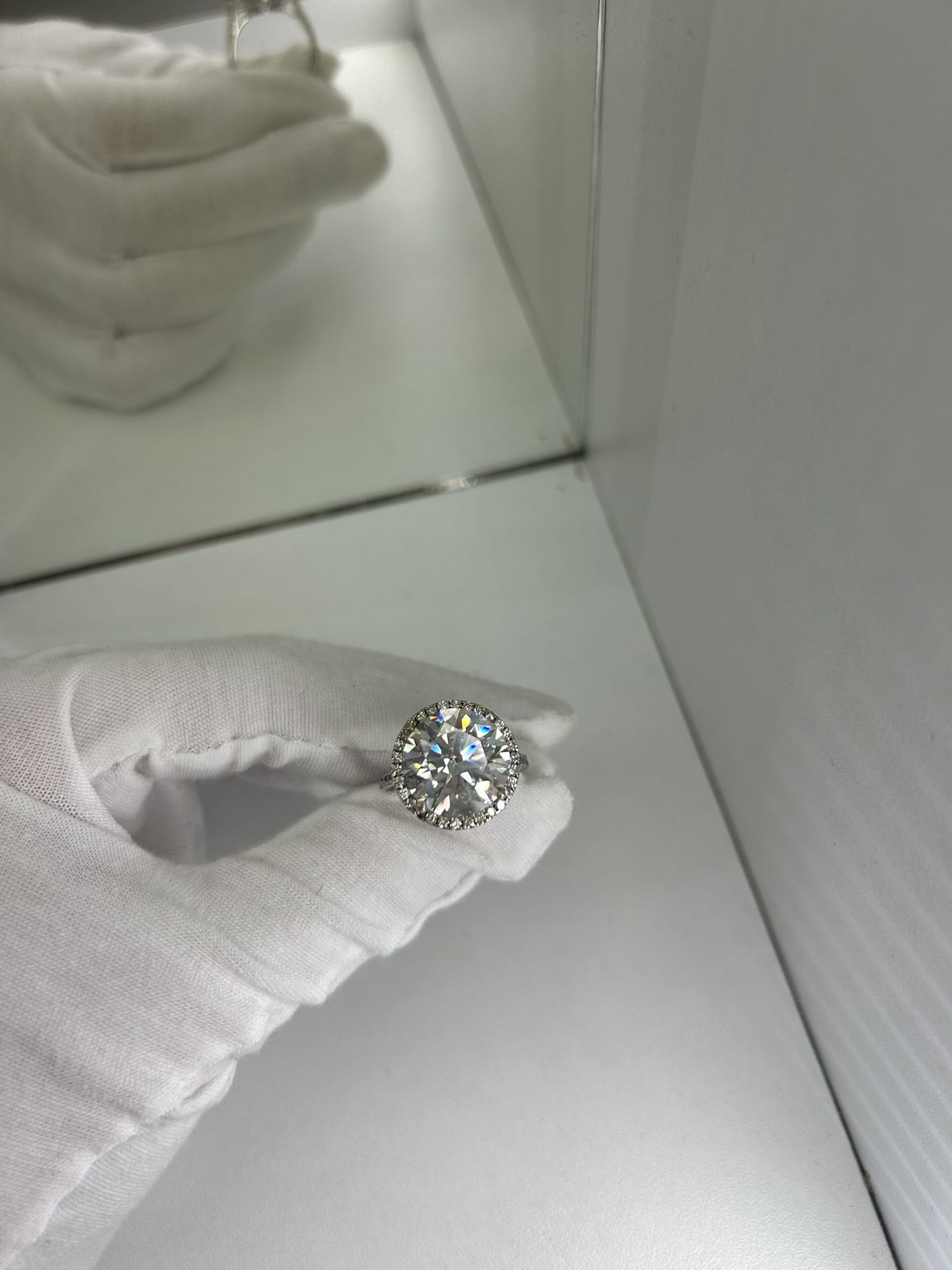 14kt gold ring 10.26 ct center stone, 3ct