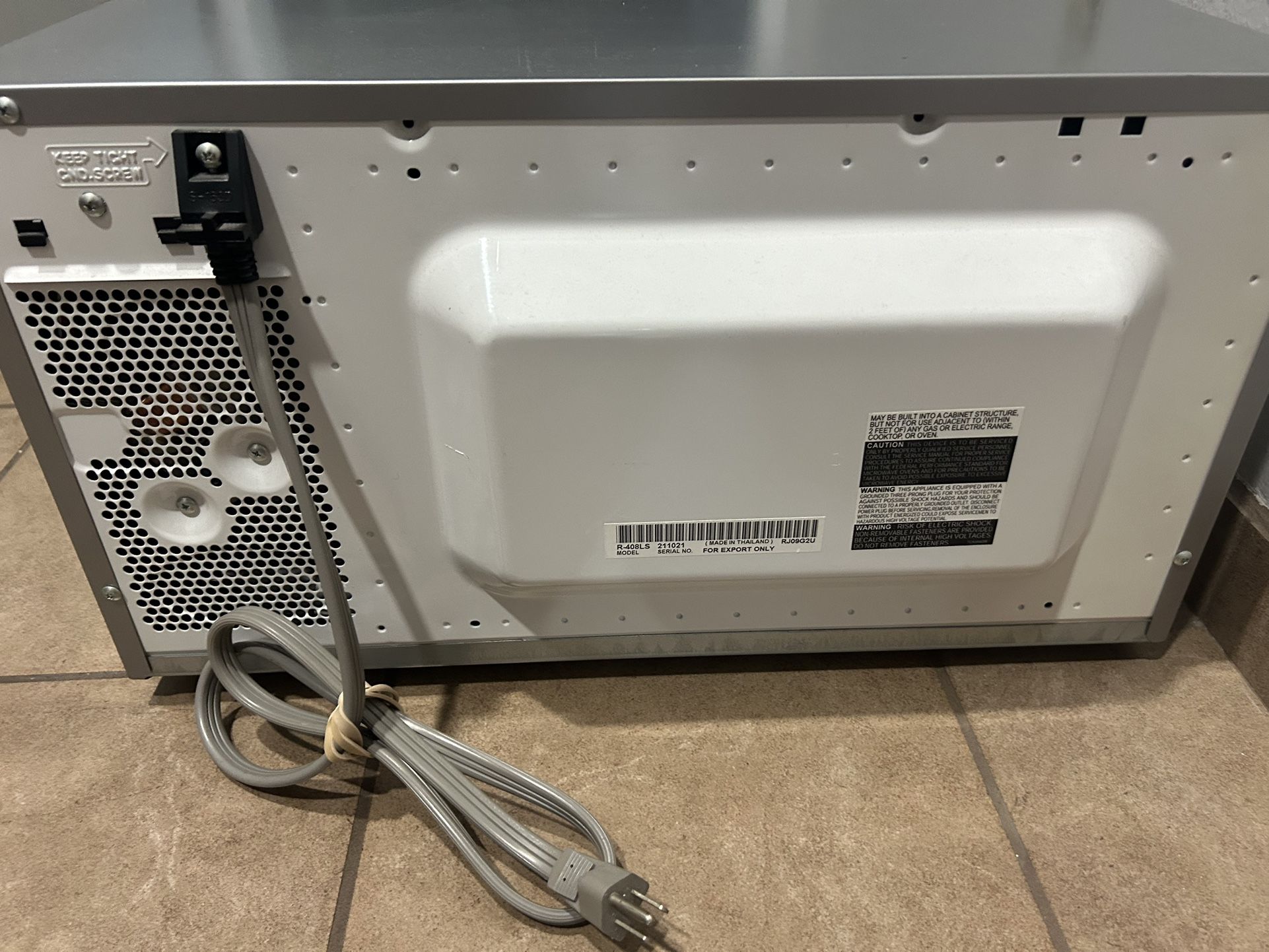 Sharp Carousel Microwave 1.4 Cu Ft Works Great Super Clean for