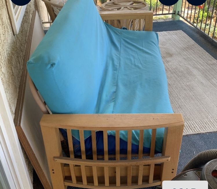 FUTON