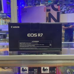 Canon EOS R7