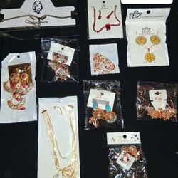 Fancy Jewelry Necklace and Earrings Set..