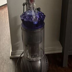 Dyson- Ball animal Upright Vacuum With 4 Accessories  Iron/purple