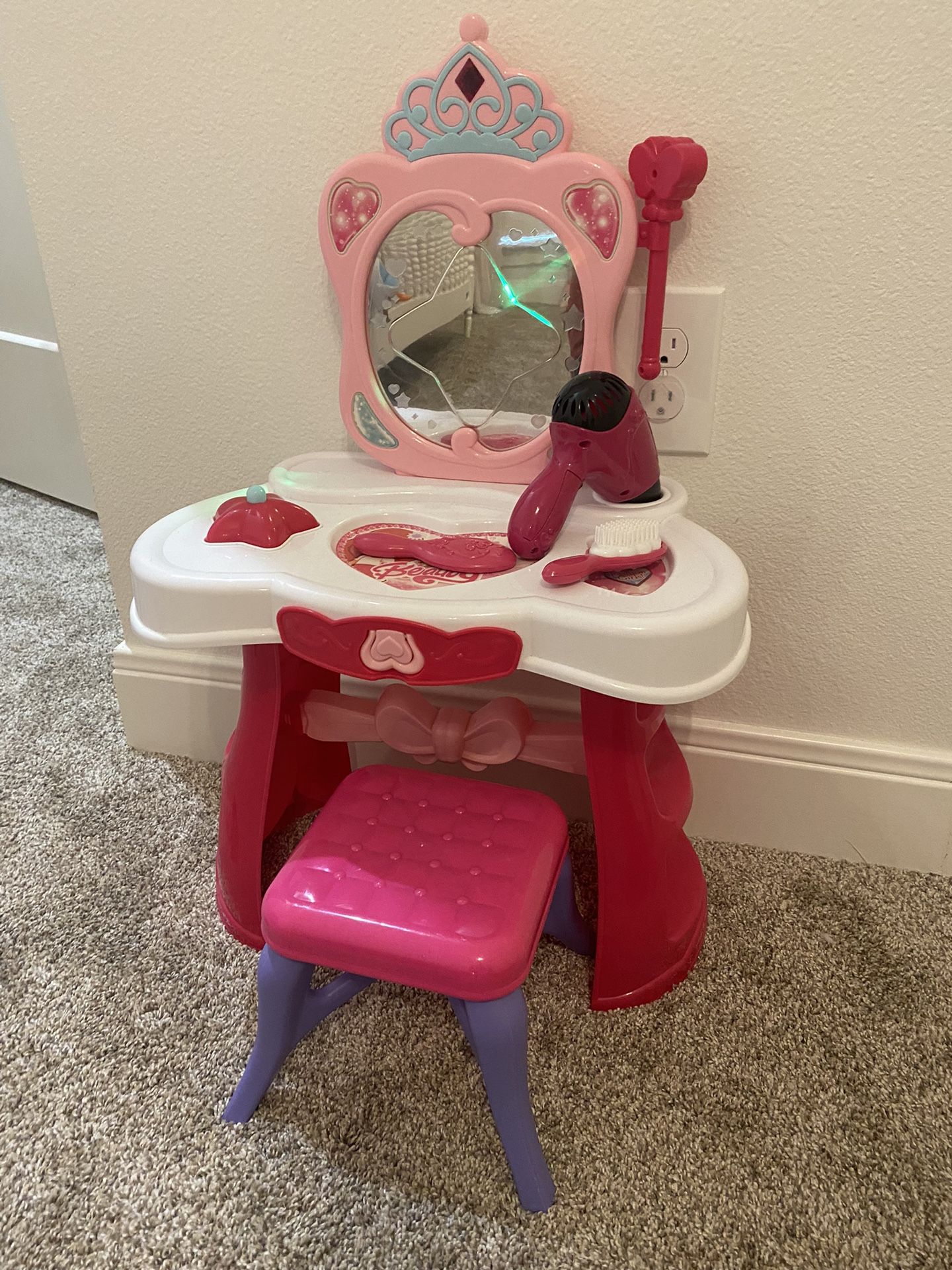 Little Girls Play Vanity Set