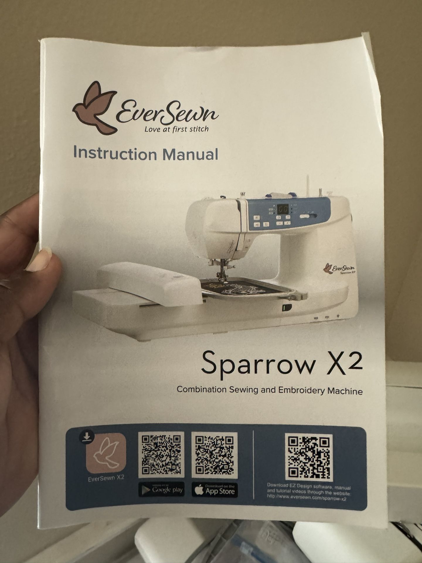 EverSewn Sparrow X2 Sewing & Embroidery Machine – Like New!