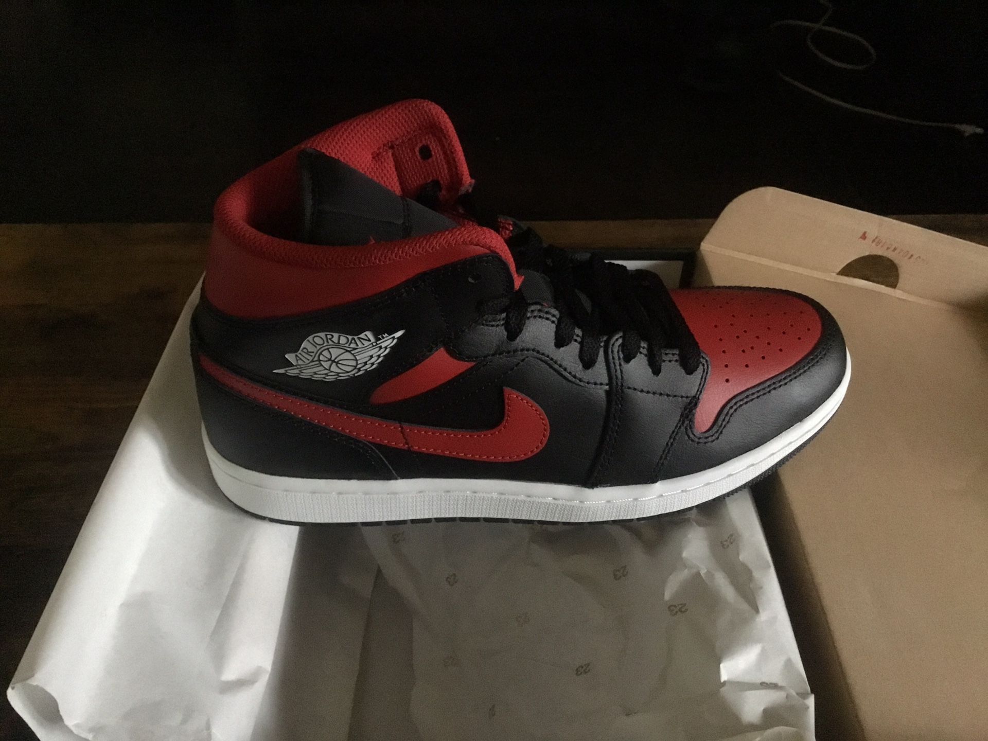 New Men’s Air Jordan 1 Mid size 9