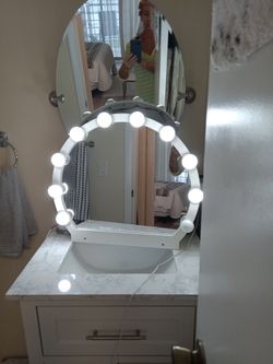 Vanity mirror