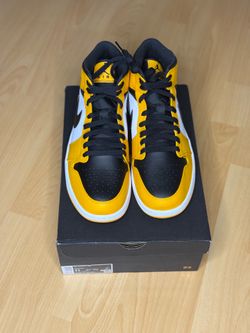 Nike Air Jordan 1 Mid Taxi Black Yellow Toe 554724-701 Size-11
