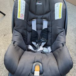 Car Seat: Chicco KeyFit Infant car seat & base