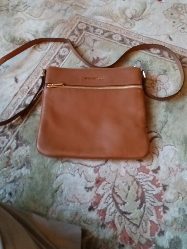 Micheal Kors Crossbody Bag