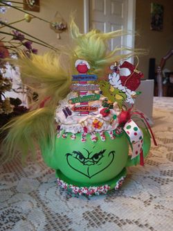 Grinch Tea Pot