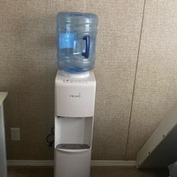 Primo Despachador De Agua  