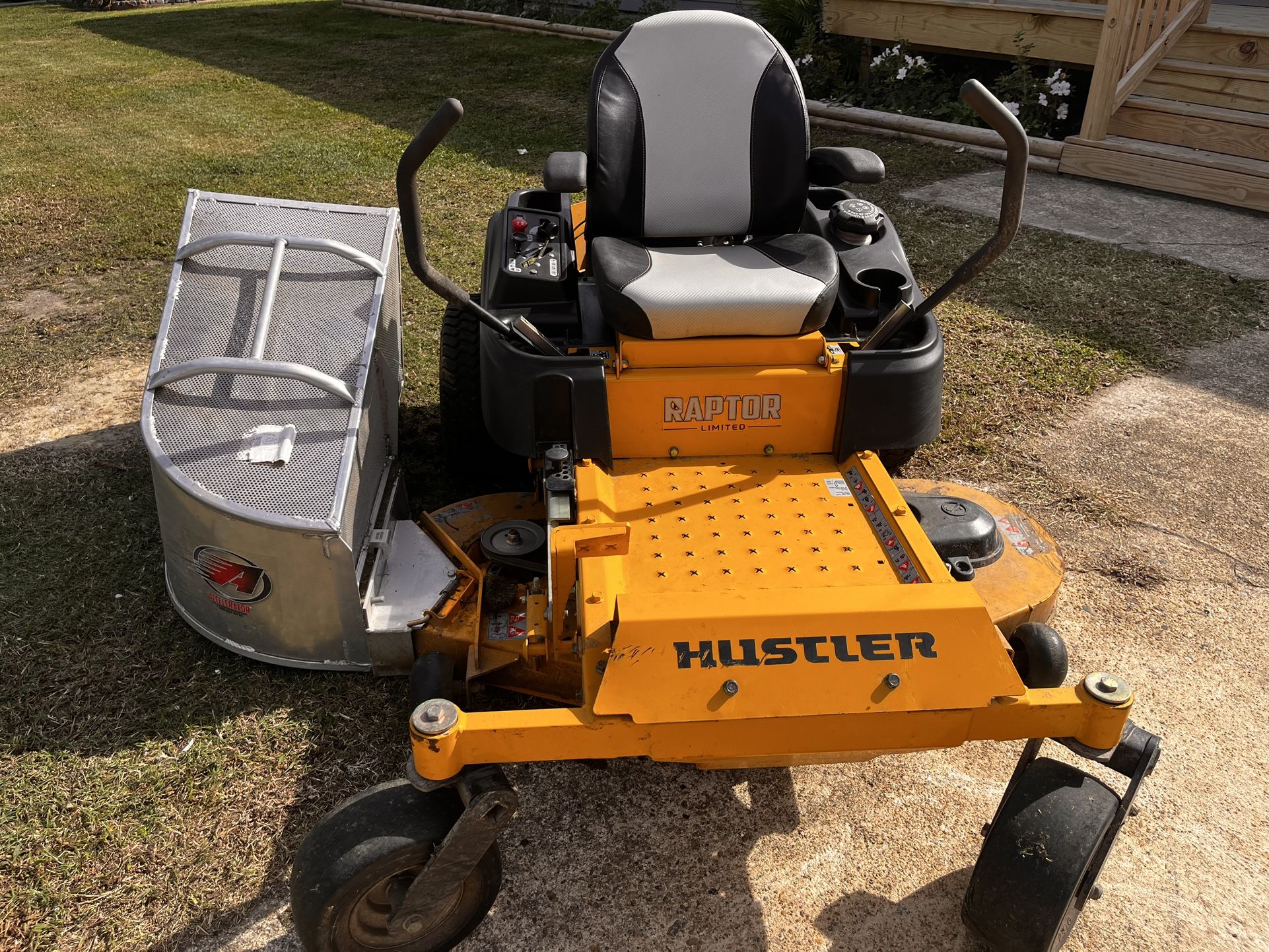 Hustler Raptor Limited- Zero Turn Mower