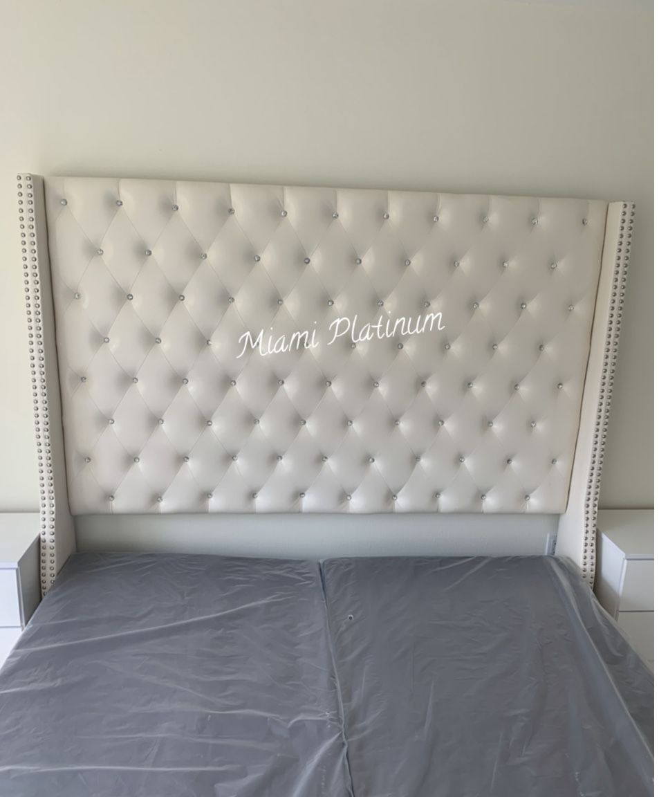 King Bed 🛌 Frame Only (Also Available In Queen And Other Colors Gray, Blue, Black)/// Financing Available