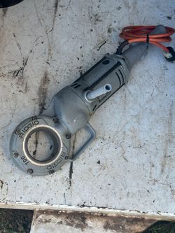 Ridgid 700 portable pipe threader